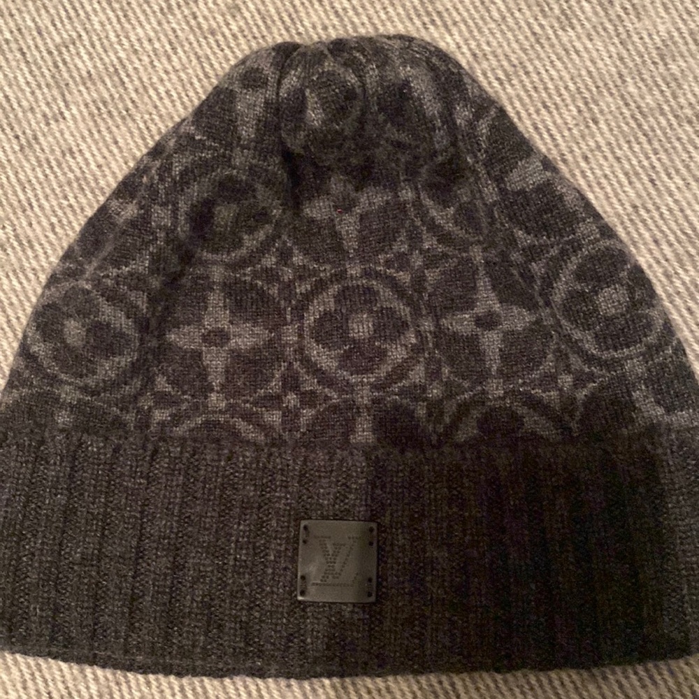 NWT LOUIS VUITTON HAT